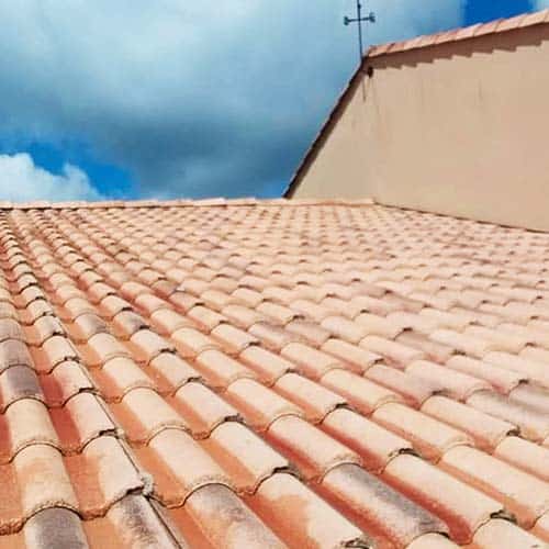 klein-renovation-couvreur-saint-martin-de-fraigneau-Vendée,-Niort-&-Charente-Maritime-Démoussage-&-Traitement-anti-mousse-ap-